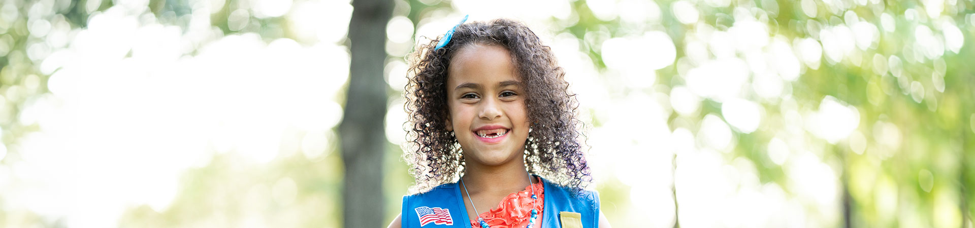  daisy girl scouts running together 